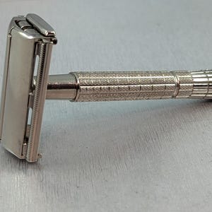 1956 Gillette "REGULAR" Super Speed Vintage Safety Razor Date Code B3