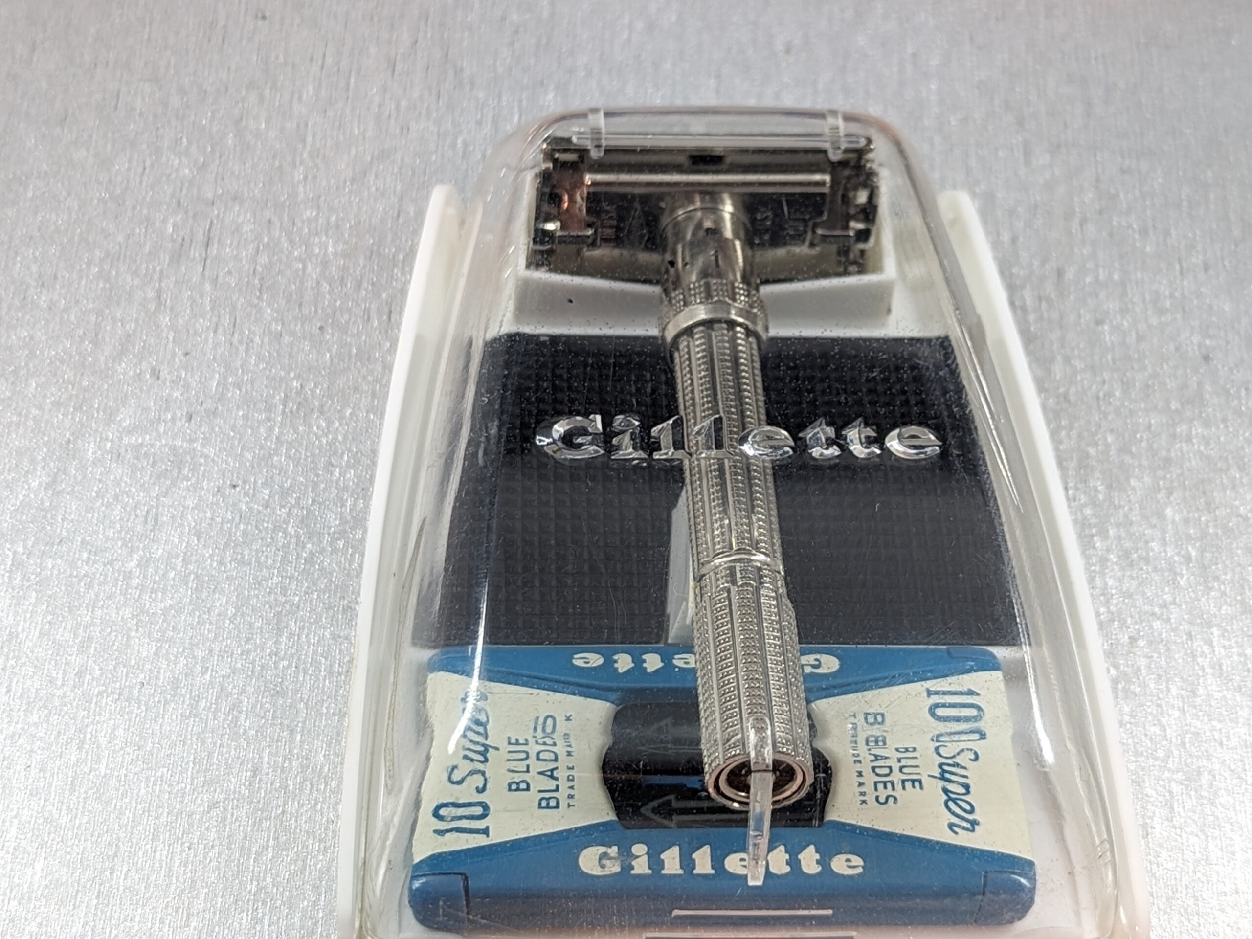 1963 Gillette Slim Adjustable in BLACK Case With Blade
