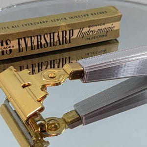 1935-1945 Schick Eversharp Injector Model E3 Single Edge Safety Razor With NEW Handle