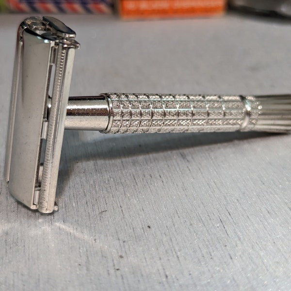 1965 Gillette "REGULAR" Super Speed Vintage Safety Razor Código de fecha K4