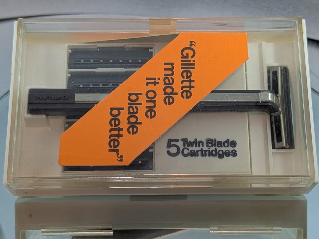 1970s Gillette Vintage TRAC II Cartridge Razor Set in Case With Blades ...