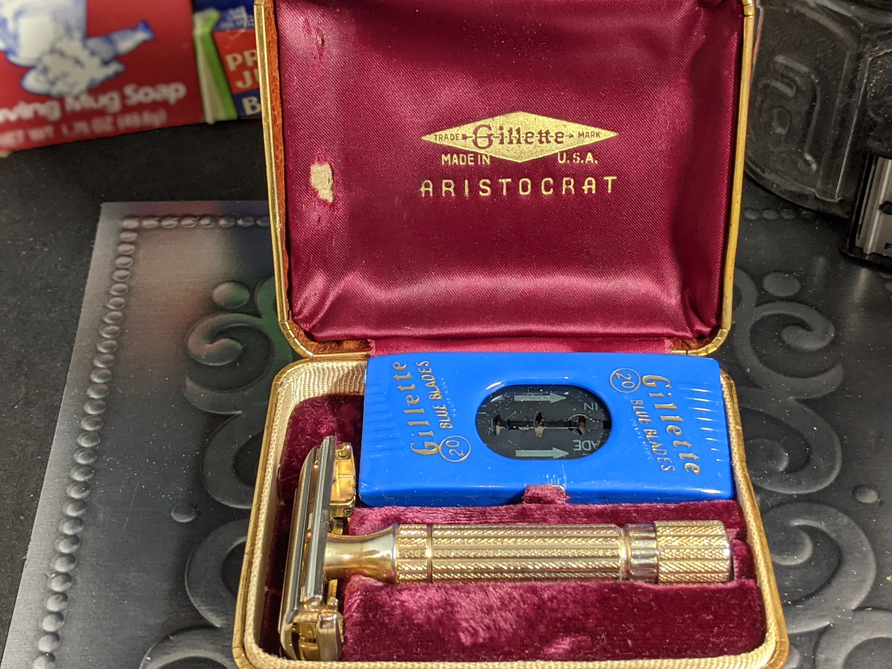 Gillette Aristocrat 剃刀　カミソリ　ビンテージ 1948-1950 Gillette ARISTOCRAT Vintage Safety Razor Set in Case NO