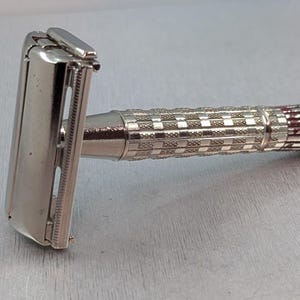 Rasoir de sûreté vintage vintage super rapide Gillette à pointe « HEAVY » code date C4