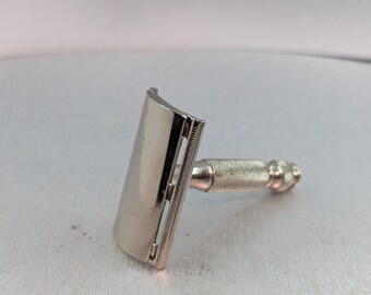 1962 Gillette ARISTOCRAT 22K GOLD Slim Adjustable Vintage Safety