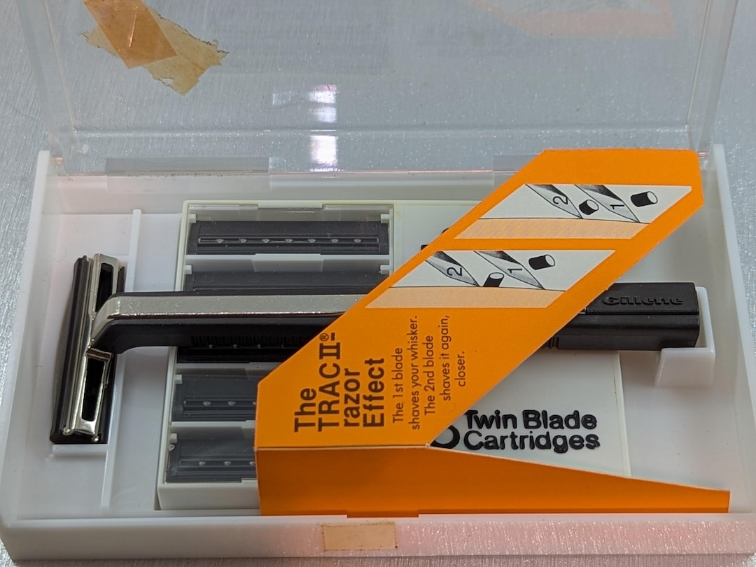 1970s Gillette Vintage TRAC II Cartridge Razor Set in Case With NEW ...