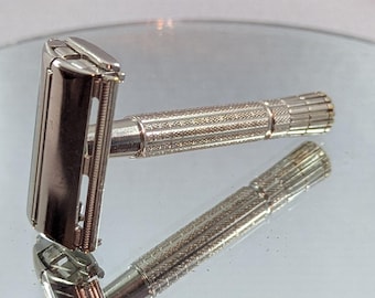 1948-1950 Gillette ARISTOCRAT Vintage Safety Razor Set in Case NO