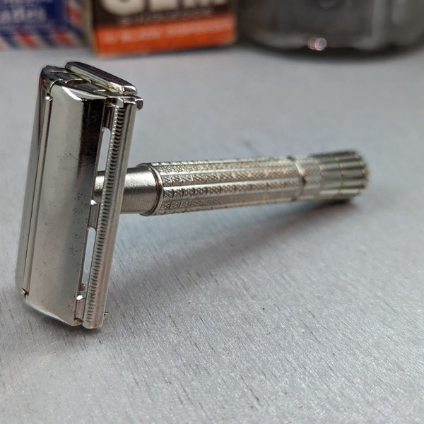 1956 Gillette "REGULAR" Super Speed Vintage Safety Razor Date Code B3