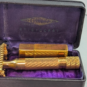 1934 Gillette Gold Aristocrat Open Comb TTO Vintage Safety Razor Set in Case