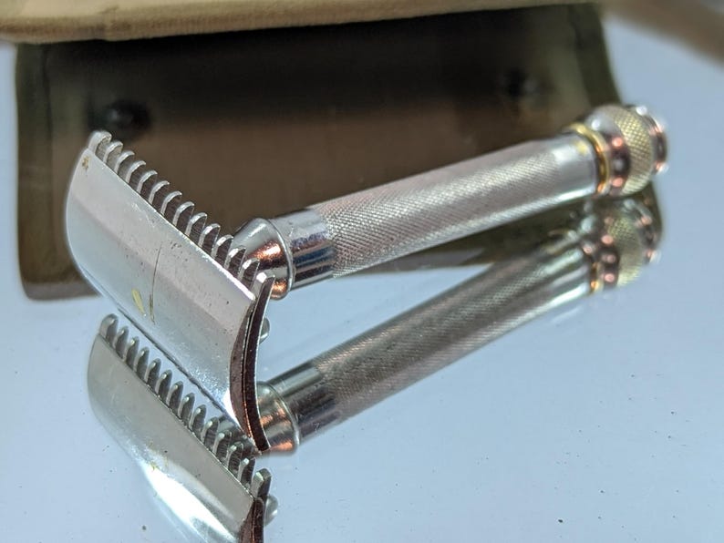 Military Gillette Razor 1918 Gillette Soft Roll KHAKI Old Type WWI MILITARY Ball End Vintage ...