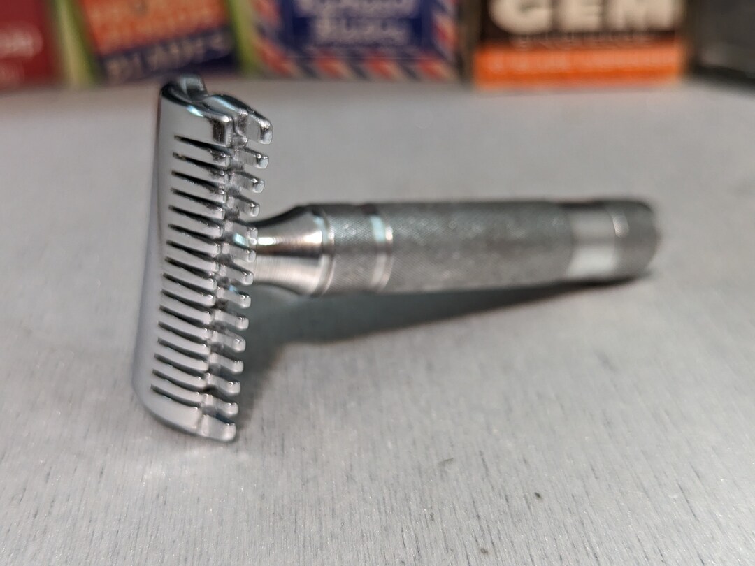 1945 Grand Shave King Self Lubricating Dual Open Comb DOC Vintage