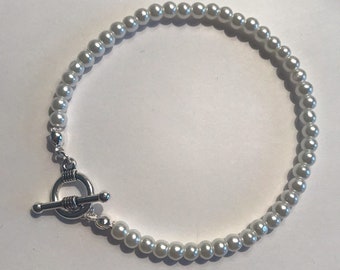 Pearl Bracelet ,Weddings Bridesmaids gift .Gift for Birthdays ,Gift for her, Gift ideas ,Everyday bracelet ,faux Pearl bracelet