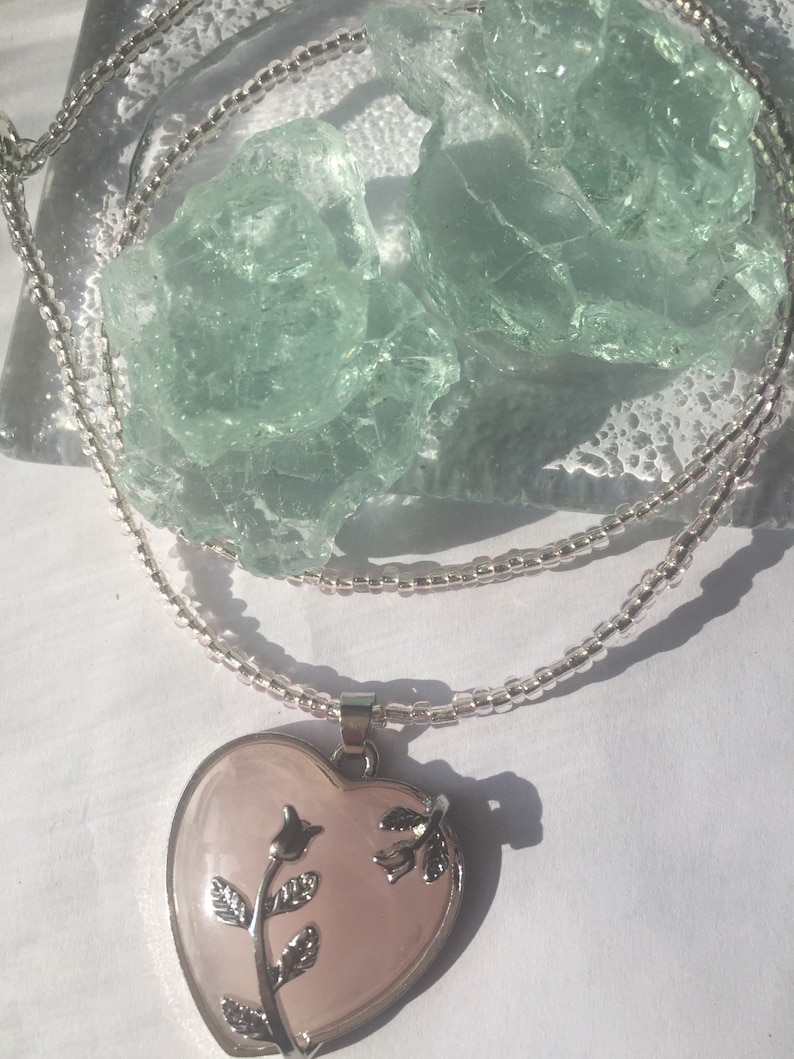 Gift ideas,Hart Rose quartz pendant Rose Quartz necklace Everyday necklace Gift for Birthdays,Wedding jewellery,Bridesmaids Prom flora
