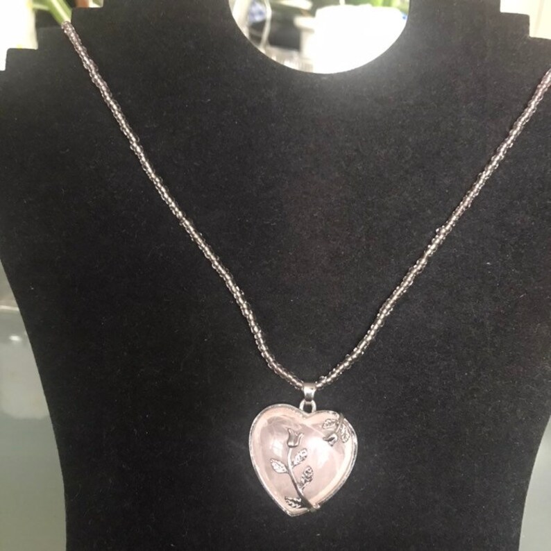 Gift ideas,Hart Rose quartz pendant Rose Quartz necklace Everyday necklace Gift for Birthdays,Wedding jewellery,Bridesmaids Prom flora