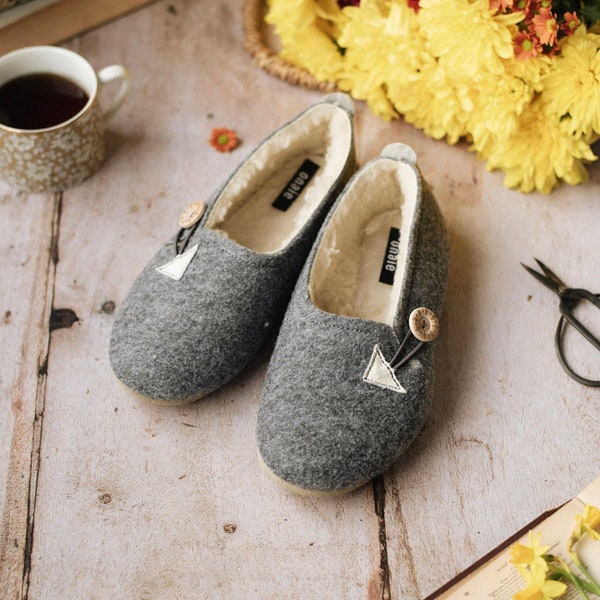 Felt Women's Grey Wool Slippers