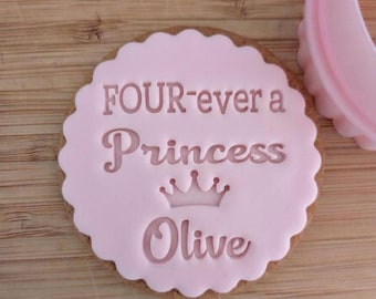 Sello para galletas de cumpleaños de princesa CUATRO para siempre / Tema de comida para fiesta de princesas / Ideas personalizadas para fiestas de cumpleaños de princesas / Siempre una princesa
