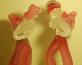 Dos figuras de vidrio Archimede Seguso Murano alabastro con etiquetas de papel (Hansel & Gretel)