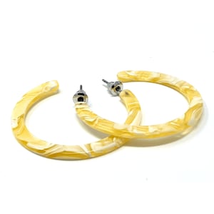 Yellow Resin Circle Hoop Earrings, Lucite Acrylic Trendy Jewelry Acetate Minimalist Simple Statement Earring Resin Hoops For Women Jewelry