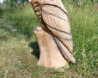 Chainsaw art, garden figurine, wood carving art, fall decoration, gift, wood eagle owl, garden animal figurines, garden love