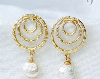 Boucles d'oreilles pendantes dorées en perle • bijou bohème • bijou mariage • cadeau pour elle • demoiselle d'honneur • saint valentin