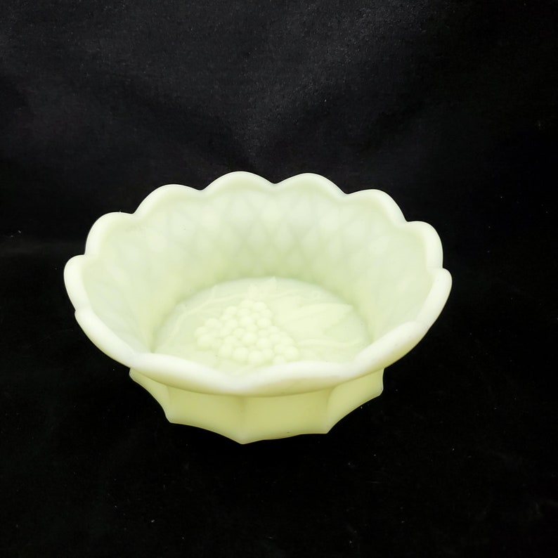 Fenton Custard Glass Bowl Quilted Grape Pattern Paneled Bowl Etsy