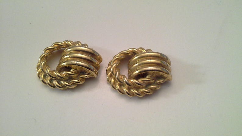 Shoe Accessories for Pumps High Heels or Flats Doorknocker Round Twisted Link Charms Vintage Gold Shoe Clips