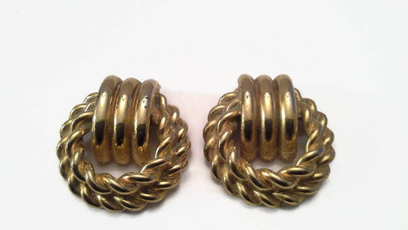 Shoe Accessories for Pumps High Heels or Flats Doorknocker Round Twisted Link Charms Vintage Gold Shoe Clips
