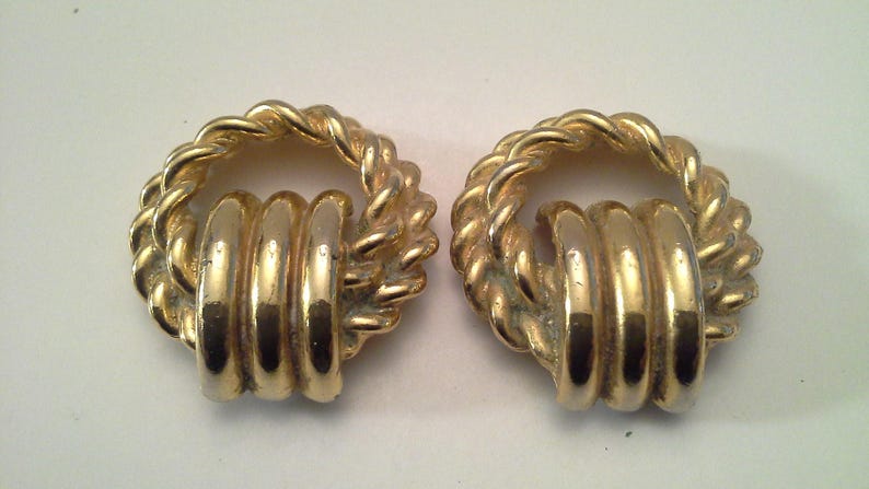 Shoe Accessories for Pumps High Heels or Flats Doorknocker Round Twisted Link Charms Vintage Gold Shoe Clips