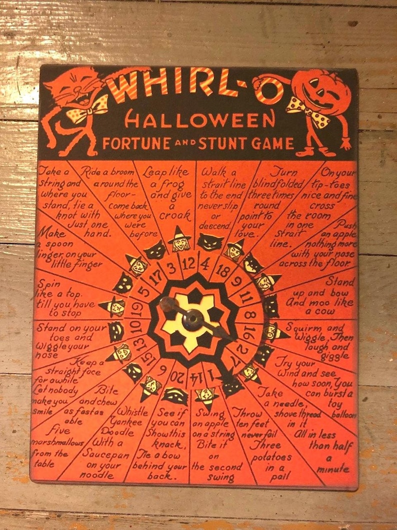 Retro Halloween, Whirl-O Fortune Game, Handcrafted Plaque, Handmade Sign imagem 2