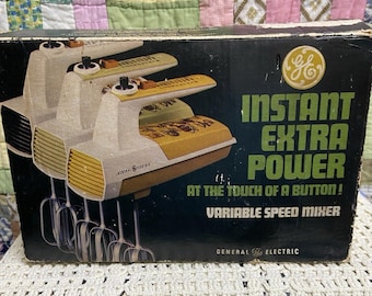 WORKS Vintage GE Variable Speed Mixer With Instant Extra Power With Paddles