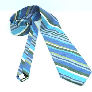 VINTAGE - Vera Bradley Designs silk necktie - blues- green - white - 3 3/4 inches wide blade - 1995-1998