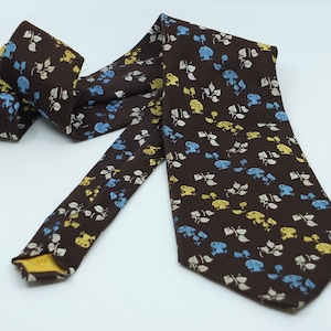 VINTAGE - Sears The Men&#39;s Store necktie - mushrooms tie - 4.5 inch super wide blade - 1970s This is Us