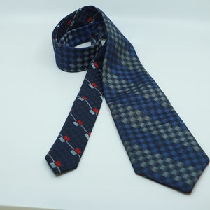 VINTAGE - Double-Tie by Wembley necktie - Two ties in one.   4 inch super wide blade - 1970s