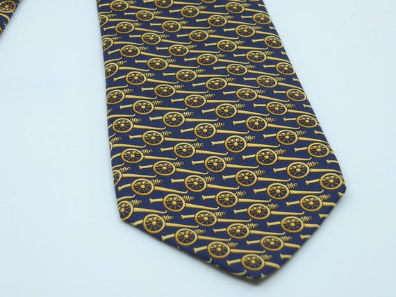 Cravate 100% Soie TIE RACK « BEAUFORT » - Motif Petit Cochon Rose Sur Fond Bleu - Neuf Avec Défauts