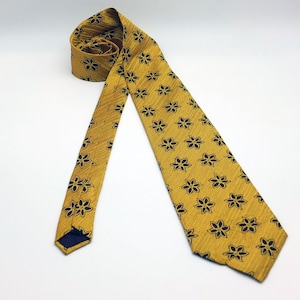Vintage Guy Laroche Diffusion Tie Black and Gold - 100% silk - 4 1/4 inch wide blade - 1990s