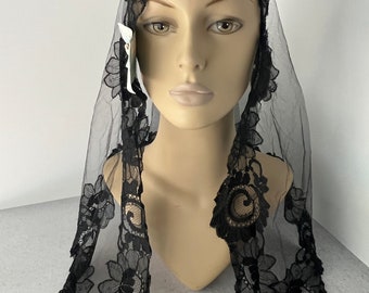 NWTs Vintage - La Favorita mantilla -black  chantilly lace - triangle style - 1950s