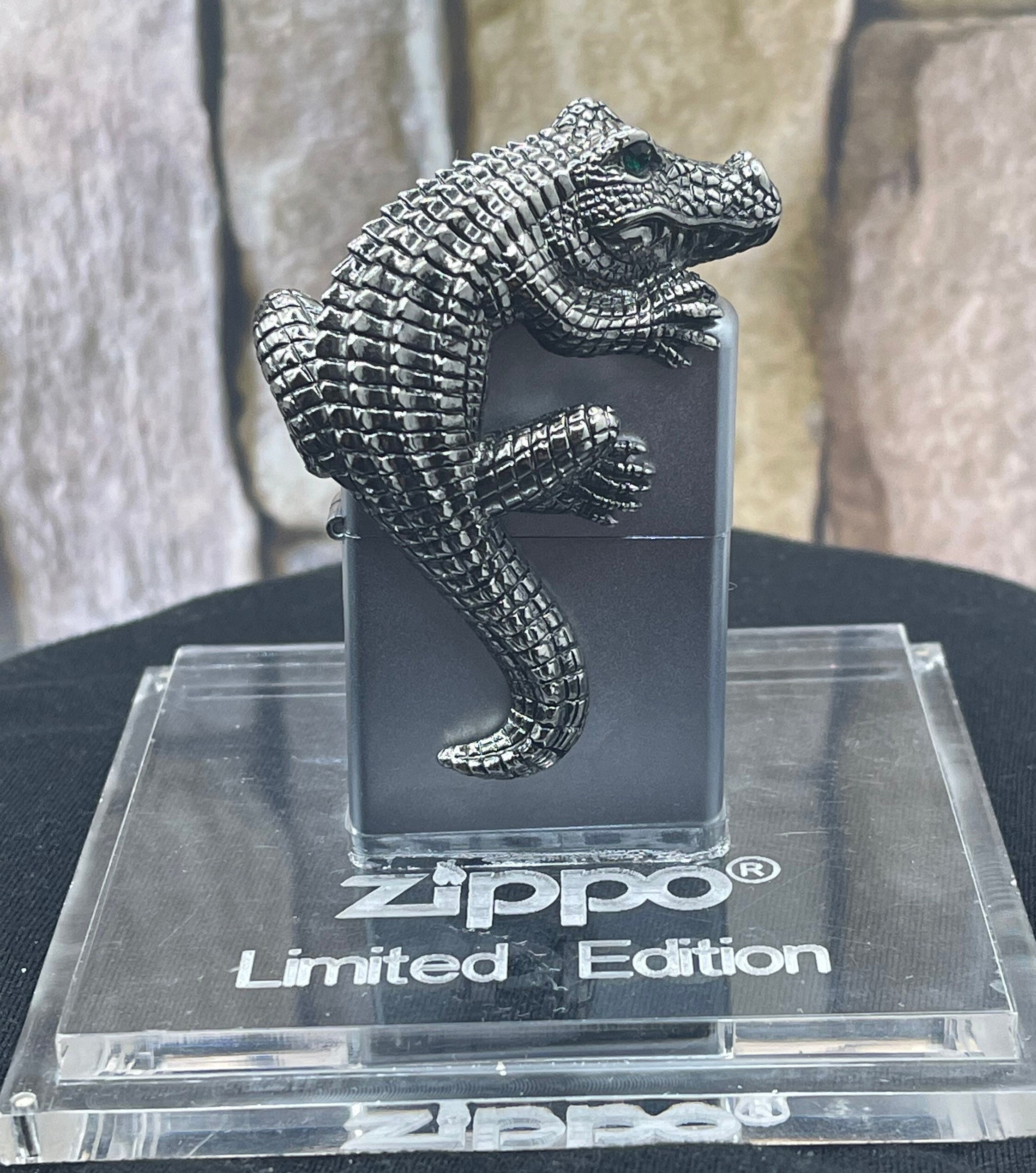 Zippo 3D Crocodile Lighter With Acrylic Cube Display Zippo 3D Crocodile Lighter With Acrylic Cube Display