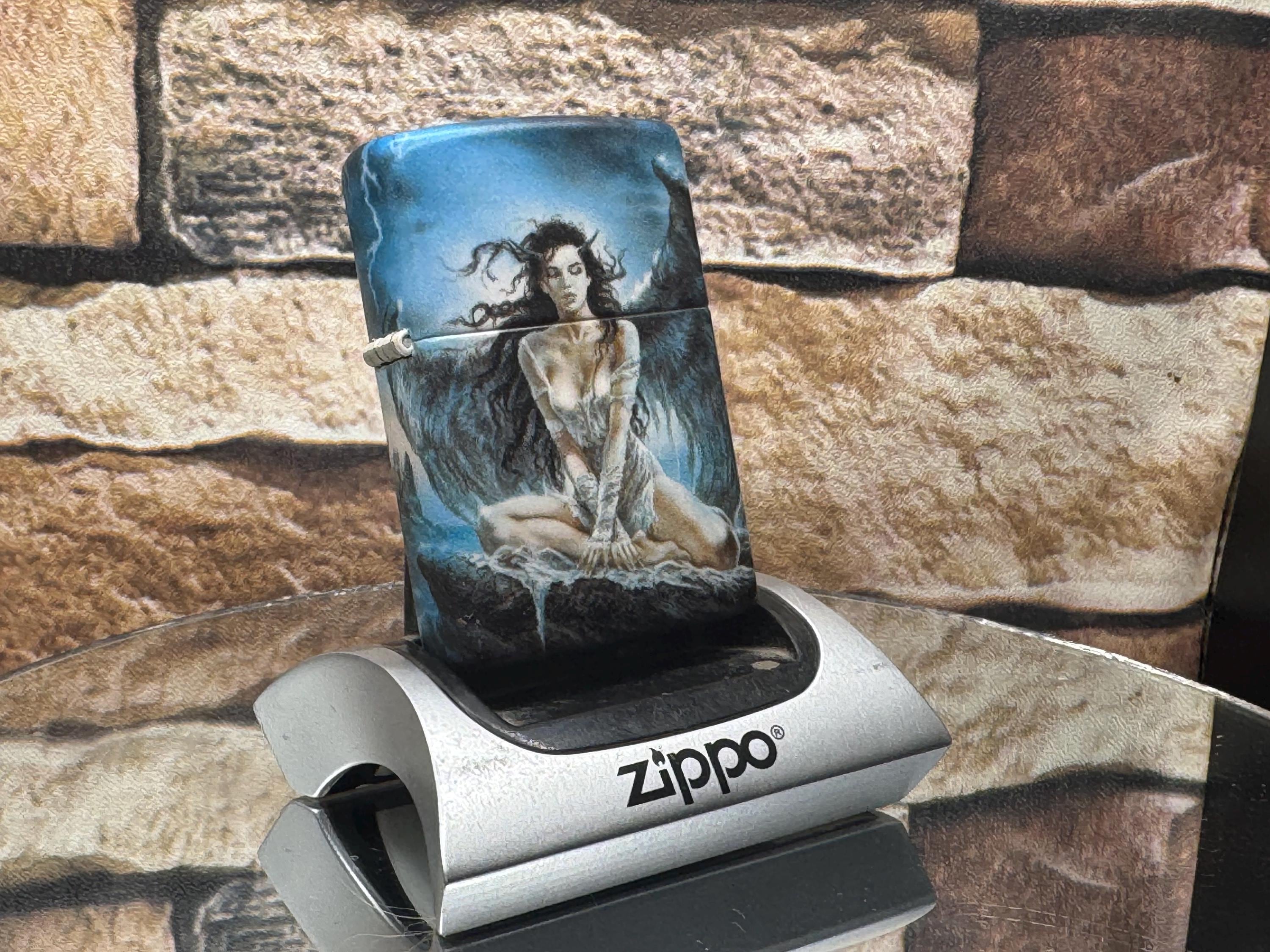 Luis Royo - Etsy