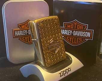 Zippo de latón macizo Harley Davidson Diamond Plate de 1996, nuevo y sin usar.