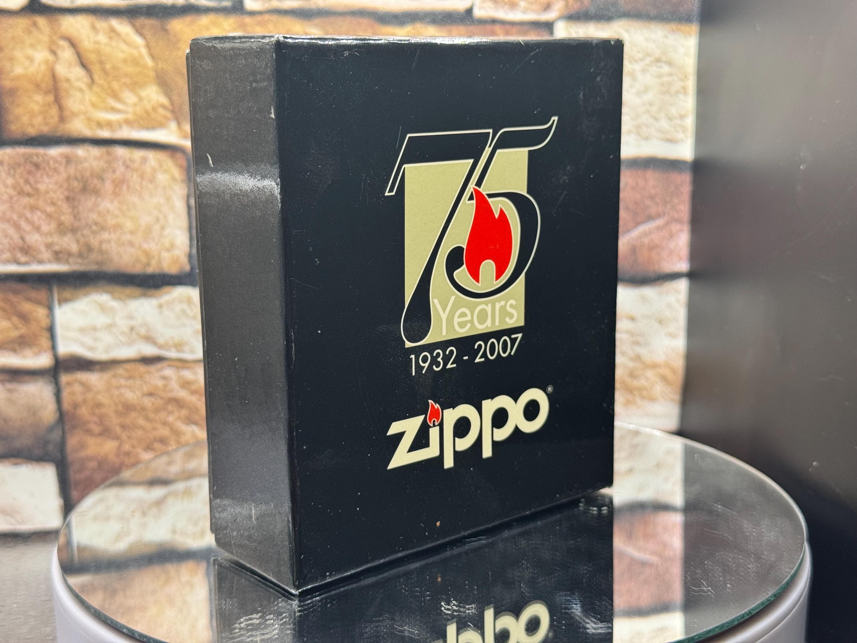 ZIPPO ジッポ ジッポライター 75years 1932-2007  ZIPPO⁄ジッポー 75years 1932-2007 75周年記念 2007年製 ⁄000