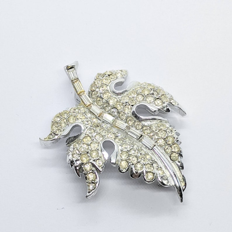 Autumn Winter Vintage Costume Jewelry Clear Crystal Rhinestones Fall Leaves Brooch Signed by PELL