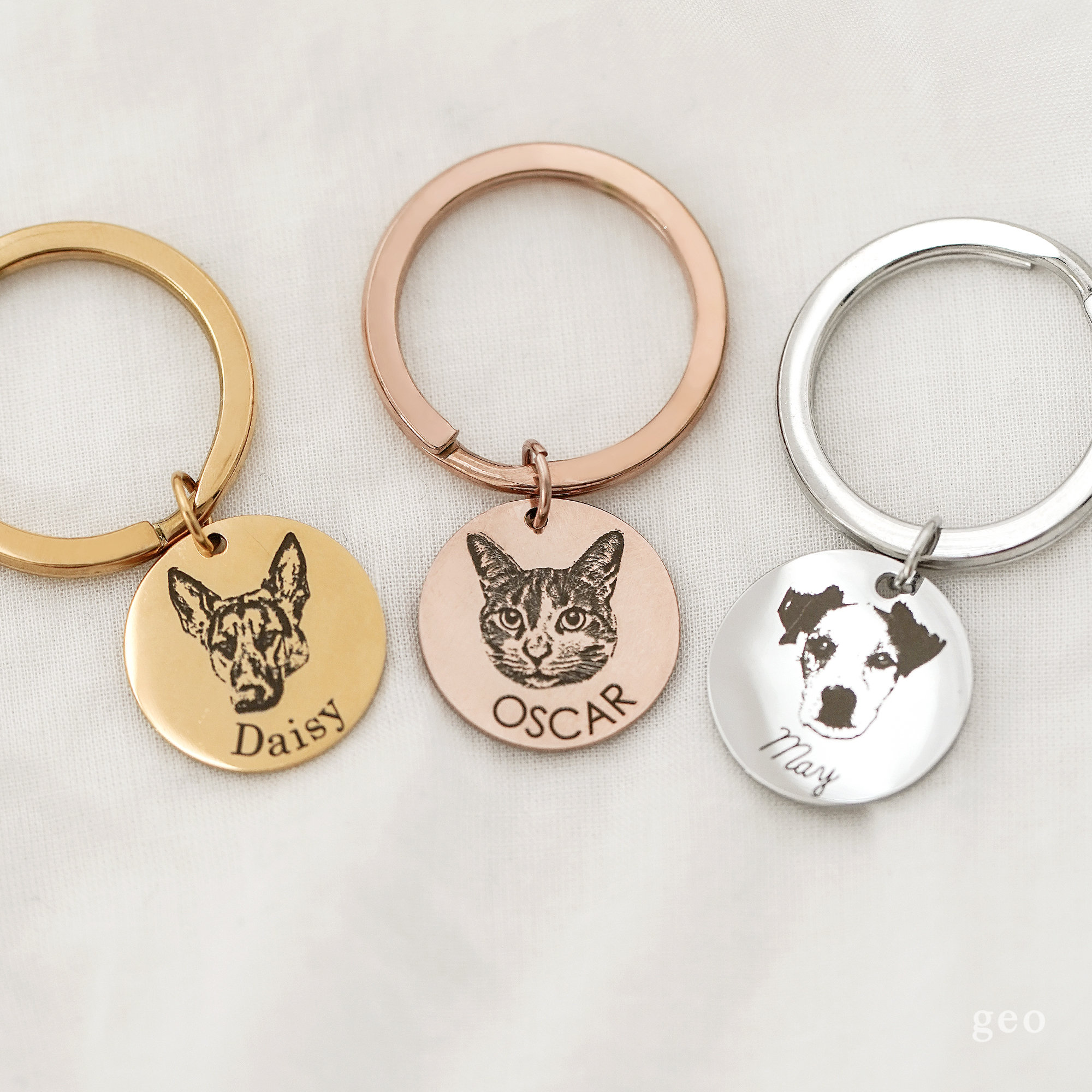 Elegant Personalized Pet Portrait Keychain