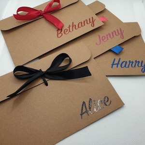 Enveloppe cadeau personnalisée avec ruban, cadeau d'anniversaire, enveloppe de bon avec nom personnalisé à paillettes