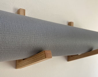 Ganchos de roble para esterilla de yoga: almacenamiento de esterillas de pilates de pared (juego de dos), AmazingNextDoor
