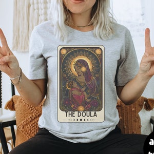 T-shirt carte de tarot doula, t-shirt sage-femme sorcière, cadeau pour infirmière en travail et accouchement, t-shirt accoucheur, nouveau cadeau effrayant de doula