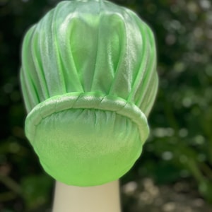 Margarita Lowbun Velvet cap- size large
