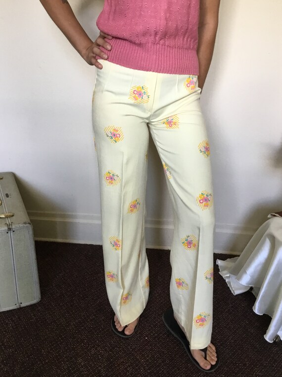 70's Vintage Yellow Hippie Pink Floral Hi-Waist B… - image 3