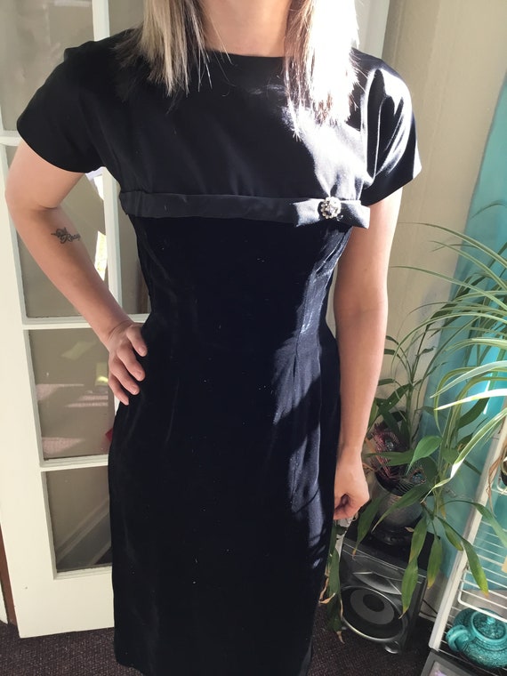 40's Vintage Black Velvet Sheath Midi Dress