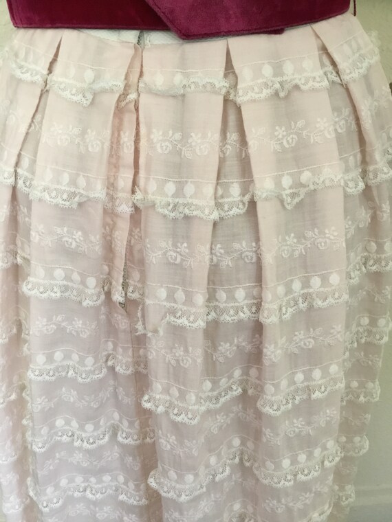 50’s Vintage White and Pink “Carlye” Lace Detail … - image 10