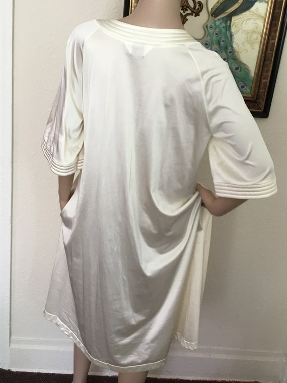 60’s Vintage White “Vanity Fair” House Dress Robe - image 4