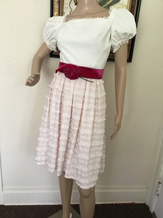 50’s Vintage White and Pink “Carlye” Lace Detail … - image 2